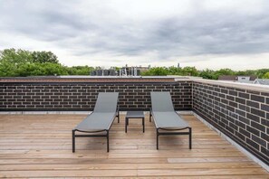 Rooftop Deck with view of skyline
