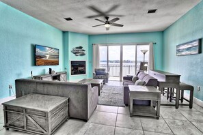 Spacious Living Room