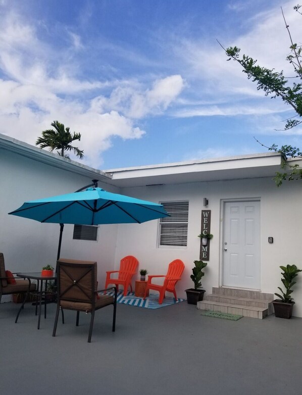 Outdoor dining