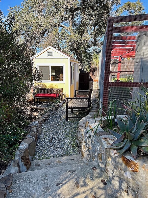 Beautiful Cabin Under The Oaks... 