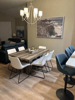 Sokniewicz New Dining Set & barstools