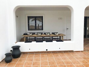 Outdoor dining