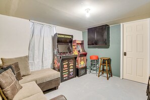 Den | Basement | 2 Arcade Machines