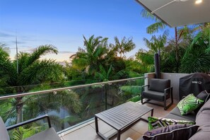 10 Balcony