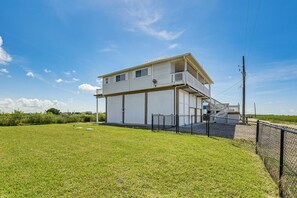 Property Exterior | Single-Story Home