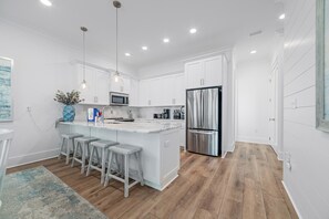 Breakfast bar and kitchen