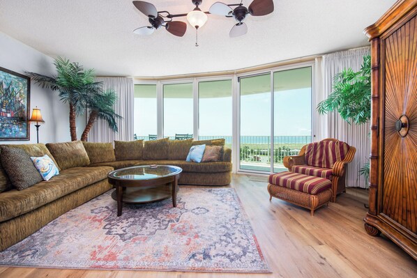 Caribe Resort B713 Living Room
