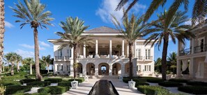 Las Brisas - Luxury ocean and golf front mansion with staff in exclusive resort (539)