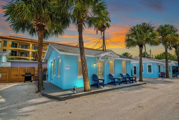 Just steps to the beach, this cozy cottage is perfect for small families!