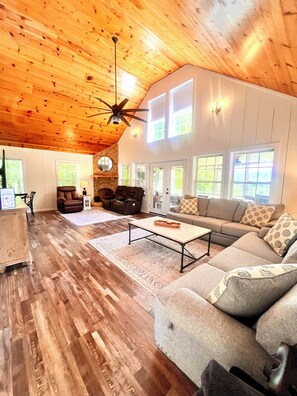 Lots of space and seating including a beautiful gas fireplace. (Seasonal Use).