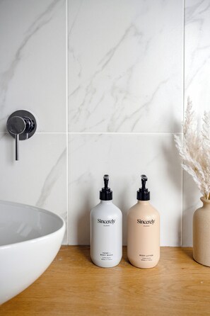 Bathroom amenities