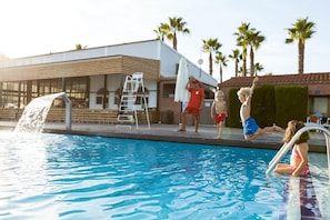 Piscine maison de vacances
