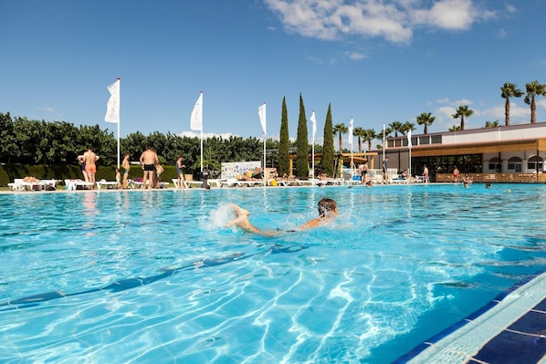 Holiday Home Swimming Pool