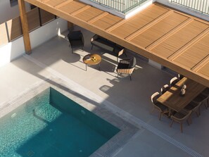 Sensory pool elements.
