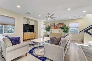 [Living Room 1] - 2nd Floor
• 80 inch Smart TV
• Dressers for storing belongings