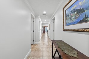 Welcome in to Daytona Sanibel 1104