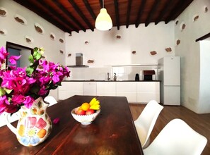 Cocina equipada.