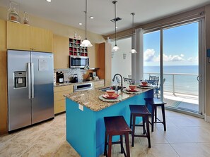 Kitchen with Breakfast Bar