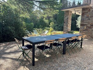 Outdoor dining