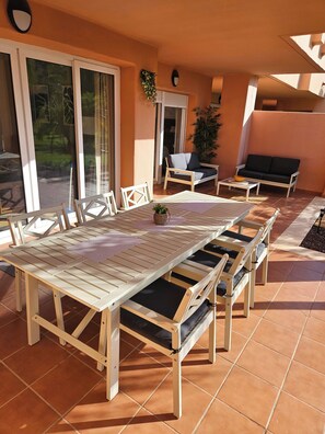 Outdoor dining