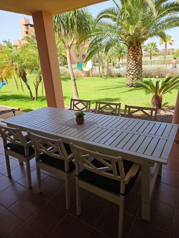 Outdoor dining