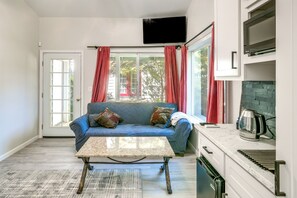 Studio | Free WiFi | Central Heating & A/C