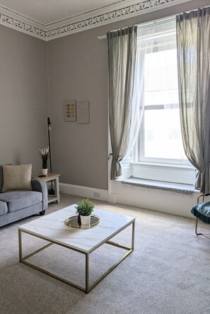 Living Room / Lounge