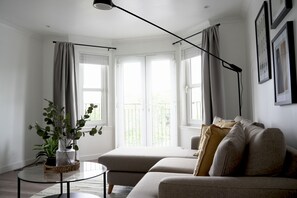 Living Room / Lounge