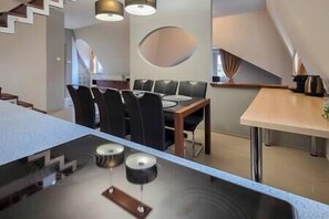 Dining area (1)