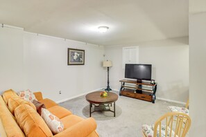 Living Room | Free WiFi | Single-Story Unit