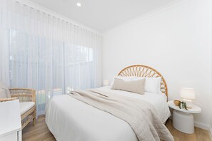 Master bedroom with queen and bamboo sheets