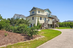 Discover the perfect blend of comfort and convenience at Dolphin Days.