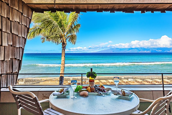 Outdoor dining table for 2