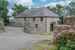 The Stables - 3 Bedroom Cottage - Beavers Hill (23653)