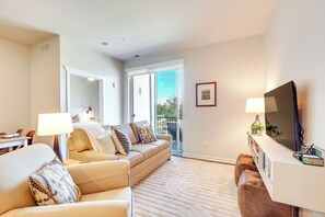 Living Area | Queen Sleeper Sofa | Flat-Screen TV