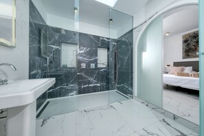 Bain