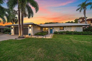 The outdoor space is beautifully and meticulously maintained!