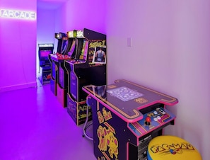Get your retro arcade fix on with 5 Arcade 1Up games, each with multiple built in games:
* Mortal Kombat (Midway Legacy Edition))
* Street Fighter (Capcom Legacy)
* Golden Axe (Sega)
* Ms. Pac Man tabletop
* Star Wars sit down