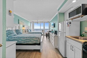 Cozy 2 queen bed studio