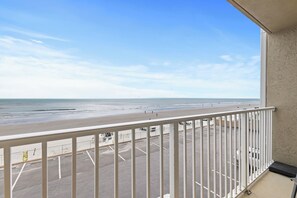 Daytona Pirates Cove 221 balcony