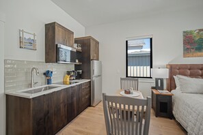18185 Forestbrook-53