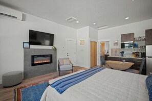 18185 Forestbrook-50
