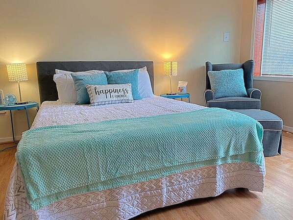 You’ll feel enveloped in warmth in this charming room with its rich wood accents and inviting bed. Wake up refreshed, surrounded by rustic coziness, and enjoy the perfect mix of comfort and natural vibes