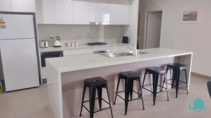 Caves Beach Retreat - close to beach and shops (5018)