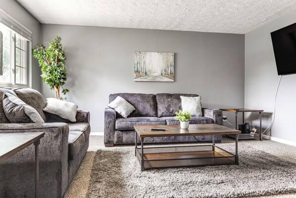 Dayton Vacation Rental | 3BR | 1.5BA | 2,500 Sq Ft | Stairs Required