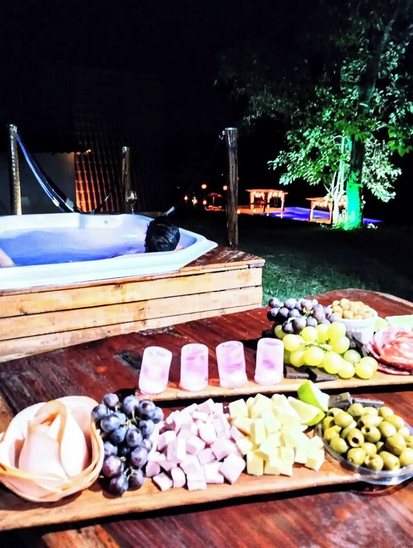 Outdoor spa tub