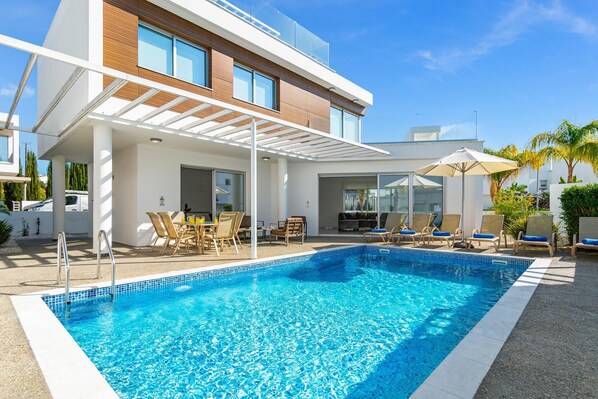 Villa Elite Blu by Ezoria Villas (14463)