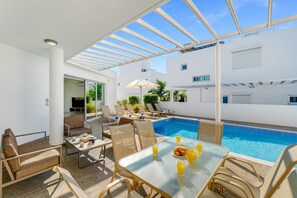 Villa Elite Blu by Ezoria Villas (14479)