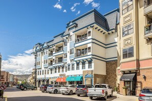 There are endless shops and restaurants to enjoy steps from the elevator