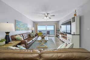 Beautiful Coastal Livingroom with a Gulf View & Balcony access